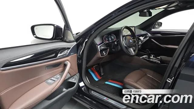 2023 BMW 5 Series (G30) 530i M Sport Package Sold VIN WBA71BH09PWY25521 – exterior detail 2023 BMW 5 Series (G30) 530i M Sport Package Sold VIN WBA71BH09PWY25521 – exterior detail