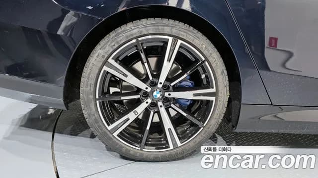 2026 BMW 5 Series (G60) 530e M Sport Sold VIN WBA71FJ01TCW08610 – photo 18 2026 BMW 5 Series (G60) 530e M Sport Sold VIN WBA71FJ01TCW08610 – photo 18