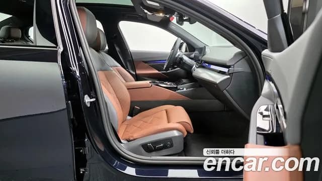 2026 BMW 5 Series (G60) 530e M Sport Sold VIN WBA71FJ01TCW08610 – photo 20 2026 BMW 5 Series (G60) 530e M Sport Sold VIN WBA71FJ01TCW08610 – photo 20