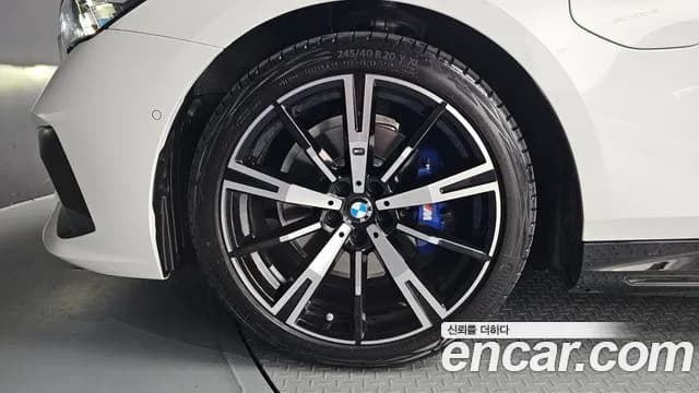 2025 BMW 5 Series (G60) 530e M Sport Sold VIN WBA71FJ02SCV21300 – photo 11 2025 BMW 5 Series (G60) 530e M Sport Sold VIN WBA71FJ02SCV21300 – photo 11