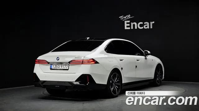 2025 BMW 5 Series (G60) 530e M Sport Sold VIN WBA71FJ02SCV21300 – photo 20 2025 BMW 5 Series (G60) 530e M Sport Sold VIN WBA71FJ02SCV21300 – photo 20