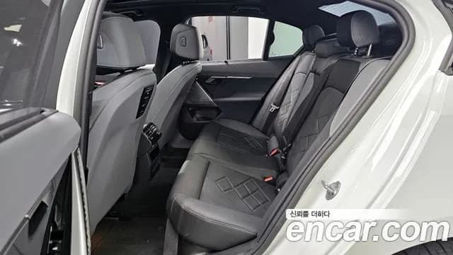 2025 BMW 5Series (G60) 530e M Sport Sold VIN WBA71FJ06SCV21302 – interior seats 2025 BMW 5Series (G60) 530e M Sport Sold VIN WBA71FJ06SCV21302 – interior seats