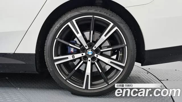 2025 BMW 5Series (G60) 530e M Sport Sold VIN WBA71FJ06SCV21302 – photo 22 2025 BMW 5Series (G60) 530e M Sport Sold VIN WBA71FJ06SCV21302 – photo 22