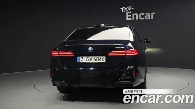 2025 BMW 5Series (G60) 530e M Sport Sold VIN WBA71FJ08SCU63645 – interior seats 2025 BMW 5Series (G60) 530e M Sport Sold VIN WBA71FJ08SCU63645 – interior seats