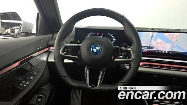 2025 BMW 5 Series (G60) 530e M Sport Sold VIN WBA71FJ09SCT75266 – photo 16 2025 BMW 5 Series (G60) 530e M Sport Sold VIN WBA71FJ09SCT75266 – photo 16