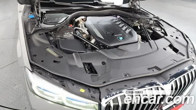 2022 BMW 7Series (G11) 730d xDrive M Sport Sold VIN WBA7B8107NCK72683 – exterior detail 2022 BMW 7Series (G11) 730d xDrive M Sport Sold VIN WBA7B8107NCK72683 – exterior detail
