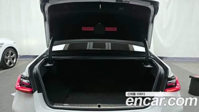2021 BMW 7 Series (G11) 730d xDrive M Sport Sold VIN WBA7B810XMCG43756 – rear exterior 2021 BMW 7 Series (G11) 730d xDrive M Sport Sold VIN WBA7B810XMCG43756 – rear exterior