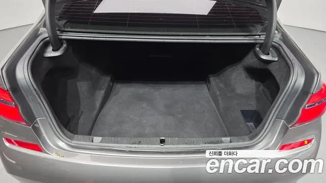 2018 BMW 7Series (G11) 730d xDrive M Sport Sold VIN WBA7C4107JBN78126 – trunk area 2018 BMW 7Series (G11) 730d xDrive M Sport Sold VIN WBA7C4107JBN78126 – trunk area