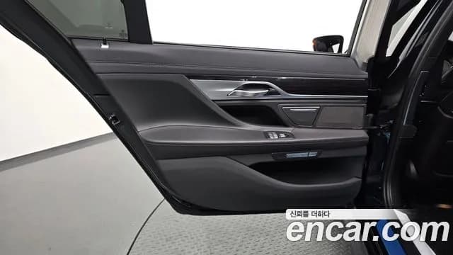2017 BMW 7Series (G11) 740Li xDrive M Sport Package Sold VIN WBA7E4105HGV25514 – photo 25 2017 BMW 7Series (G11) 740Li xDrive M Sport Package Sold VIN WBA7E4105HGV25514 – photo 25
