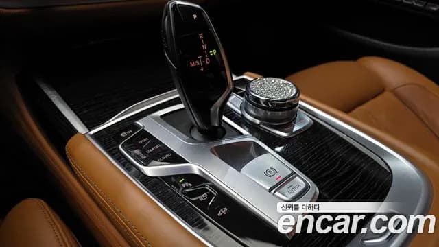 2018 BMW 7 Series (G11) 740Li xDrive M Sport Package Sold VIN WBA7E4107JGV26542 – rear exterior 2018 BMW 7 Series (G11) 740Li xDrive M Sport Package Sold VIN WBA7E4107JGV26542 – rear exterior