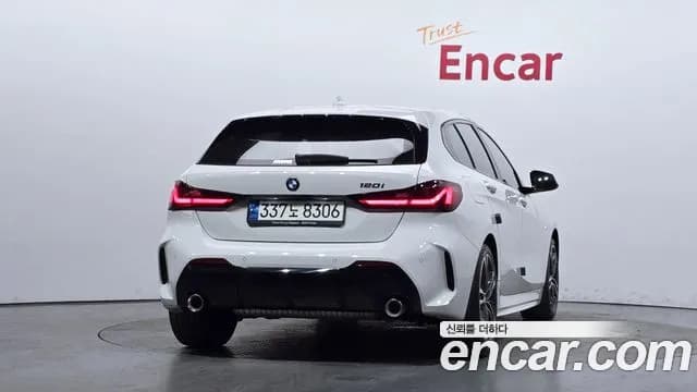 2021 BMW 1 Series (F40) 120i M Sports Sold VIN WBA7L7101M7J78281 – front exterior 2021 BMW 1 Series (F40) 120i M Sports Sold VIN WBA7L7101M7J78281 – front exterior