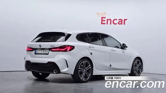 2021 BMW 1 Series (F40) 120i M Sports Sold VIN WBA7L7101M7J78281 – interior seats 2021 BMW 1 Series (F40) 120i M Sports Sold VIN WBA7L7101M7J78281 – interior seats