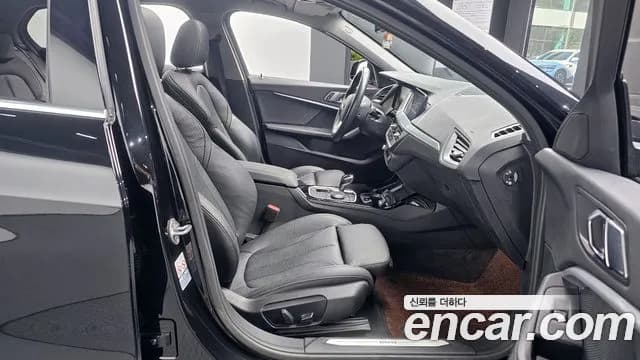 2022 BMW 1Series (F40) 120i Sports Sold VIN WBA7L7105N7K73119 – exterior detail 2022 BMW 1Series (F40) 120i Sports Sold VIN WBA7L7105N7K73119 – exterior detail