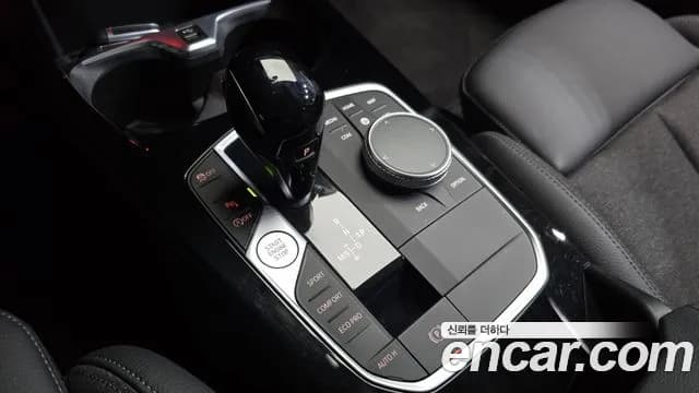 2022 BMW 1Series (F40) 120i Advantage Sold VIN WBA7L7106N7L06662 – interior seats 2022 BMW 1Series (F40) 120i Advantage Sold VIN WBA7L7106N7L06662 – interior seats