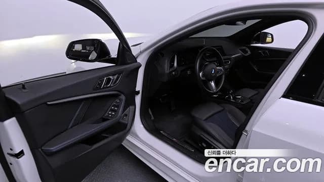 2023 BMW 1 Series (F40) 120i M Sports Sold VIN WBA7L7109P7M68630 – photo 18 2023 BMW 1 Series (F40) 120i M Sports Sold VIN WBA7L7109P7M68630 – photo 18