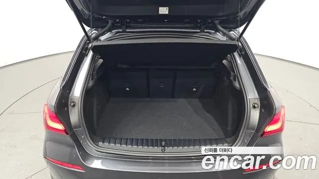 2021 BMW 1 Series (F40) 120i Sports Sold VIN WBA7L710XM7J31802 – interior seats 2021 BMW 1 Series (F40) 120i Sports Sold VIN WBA7L710XM7J31802 – interior seats
