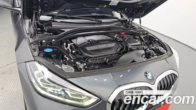 2021 BMW 1 Series (F40) 120i Sports Sold VIN WBA7L710XM7J31802 – engine bay 2021 BMW 1 Series (F40) 120i Sports Sold VIN WBA7L710XM7J31802 – engine bay