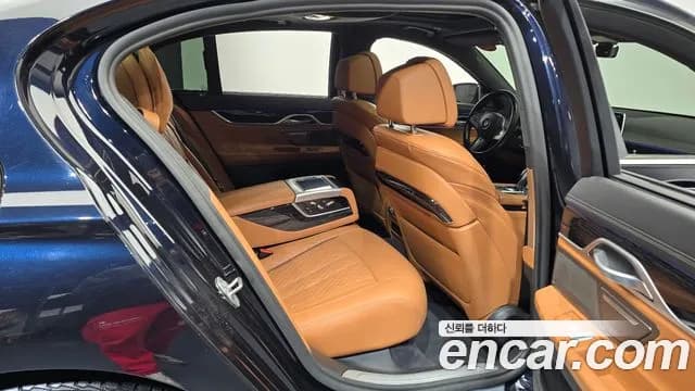 2021 BMW 7 Series (G11) 740i M Sport Sold VIN WBA7R210XMCH14107 – interior seats 2021 BMW 7 Series (G11) 740i M Sport Sold VIN WBA7R210XMCH14107 – interior seats