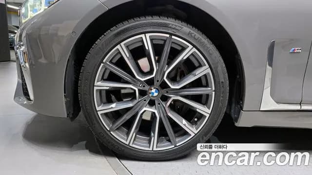 2021 BMW 7Series (G11) 740Li xDrive M Sport Package Sold VIN WBA7T4105MCG97522 – photo 18 2021 BMW 7Series (G11) 740Li xDrive M Sport Package Sold VIN WBA7T4105MCG97522 – photo 18