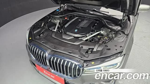 2021 BMW 7Series (G11) 740Li xDrive M Sport Package Sold VIN WBA7T4108MCG24712 – side profile 2021 BMW 7Series (G11) 740Li xDrive M Sport Package Sold VIN WBA7T4108MCG24712 – side profile