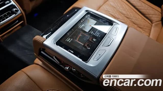 2022 BMW 7 Series (G11) 740Li xDrive M Sport Package Sold VIN WBA7T4108NCK75064 – interior seats 2022 BMW 7 Series (G11) 740Li xDrive M Sport Package Sold VIN WBA7T4108NCK75064 – interior seats