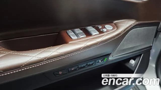 2021 BMW 7 Series (G11) 740Li xDrive M Sport Package Sold VIN WBA7T410XMCG47568 – exterior detail 2021 BMW 7 Series (G11) 740Li xDrive M Sport Package Sold VIN WBA7T410XMCG47568 – exterior detail