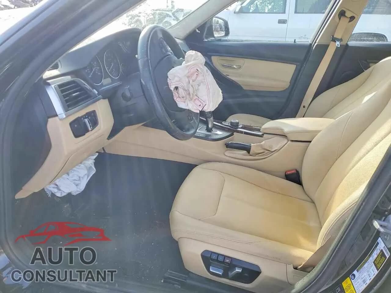 2017 BMW 3 SERIES Damaged VIN WBA8A3C32HA067242 – exterior detail 2017 BMW 3 SERIES Damaged VIN WBA8A3C32HA067242 – exterior detail