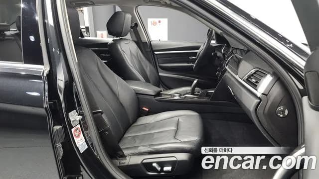 2017 BMW 3 Series (F30) 320i Luxury Sold VIN WBA8A9100HK882660 – dashboard 2017 BMW 3 Series (F30) 320i Luxury Sold VIN WBA8A9100HK882660 – dashboard