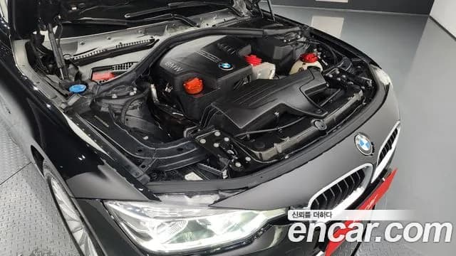 2017 BMW 3 Series (F30) 320i Luxury Sold VIN WBA8A9100HK882660 – photo 11 2017 BMW 3 Series (F30) 320i Luxury Sold VIN WBA8A9100HK882660 – photo 11