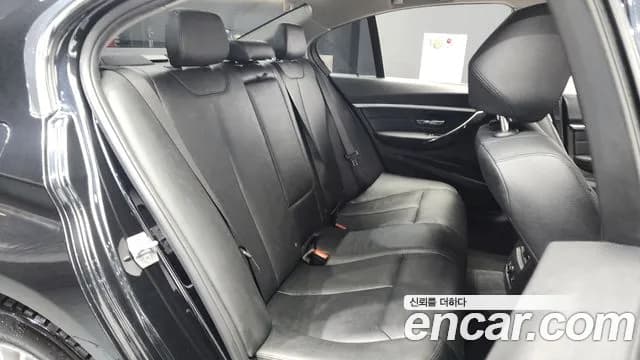 2017 BMW 3 Series (F30) 320i Luxury Sold VIN WBA8A9100HK882660 – photo 12 2017 BMW 3 Series (F30) 320i Luxury Sold VIN WBA8A9100HK882660 – photo 12