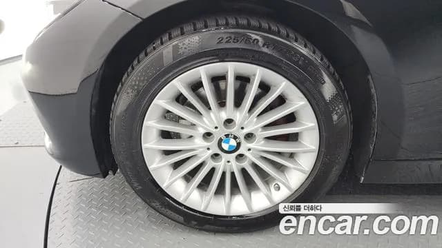 2017 BMW 3 Series (F30) 320i Luxury Sold VIN WBA8A9100HK882660 – photo 16 2017 BMW 3 Series (F30) 320i Luxury Sold VIN WBA8A9100HK882660 – photo 16
