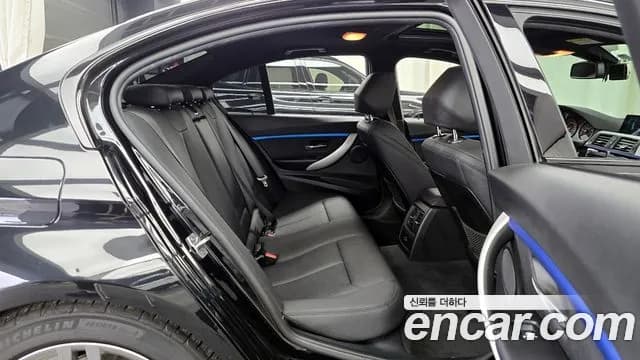 2017 BMW 3 Series (F30) 320i M Sport Sold VIN WBA8A9102HK883678 – exterior detail 2017 BMW 3 Series (F30) 320i M Sport Sold VIN WBA8A9102HK883678 – exterior detail