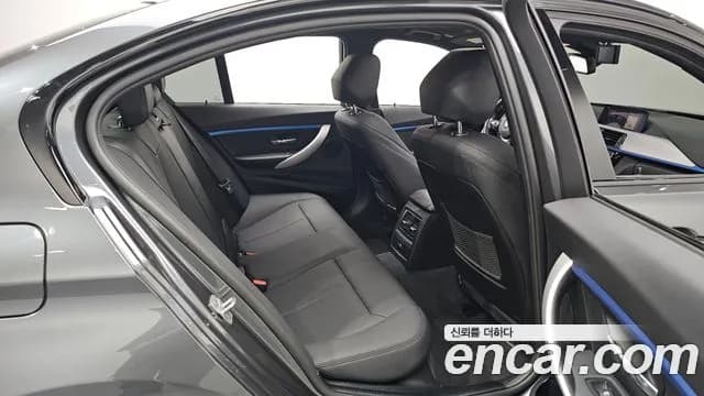 2018 BMW 3Series (F30) 320i M Sport Sold VIN WBA8A9102JK884416 – interior seats 2018 BMW 3Series (F30) 320i M Sport Sold VIN WBA8A9102JK884416 – interior seats