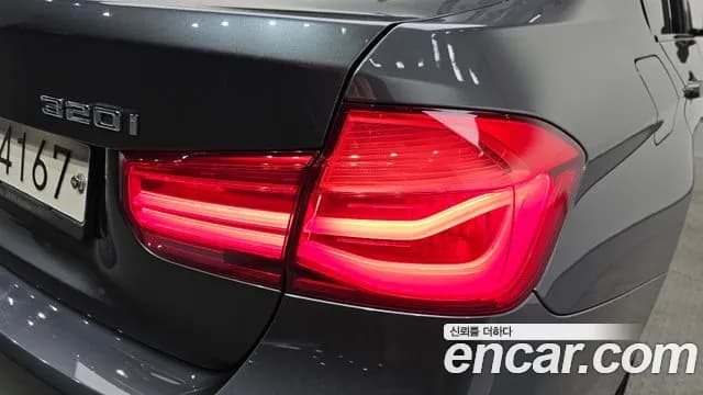 2018 BMW 3Series (F30) 320i M Sport Sold VIN WBA8A9102JK884416 – photo 12 2018 BMW 3Series (F30) 320i M Sport Sold VIN WBA8A9102JK884416 – photo 12
