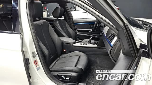 2017 BMW 3Series (F30) 320i M Sport Sold VIN WBA8A9105HK882816 – engine bay 2017 BMW 3Series (F30) 320i M Sport Sold VIN WBA8A9105HK882816 – engine bay