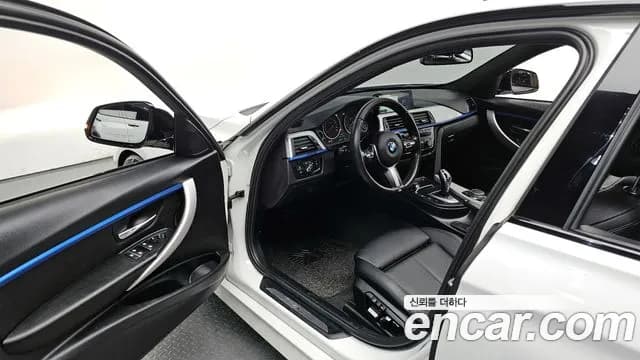2017 BMW 3Series (F30) 320i M Sport Sold VIN WBA8A9105HK882816 – photo 17 2017 BMW 3Series (F30) 320i M Sport Sold VIN WBA8A9105HK882816 – photo 17