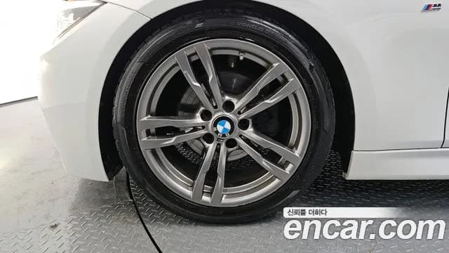 2017 BMW 3Series (F30) 320i M Sport Sold VIN WBA8A9105HK882816 – photo 19 2017 BMW 3Series (F30) 320i M Sport Sold VIN WBA8A9105HK882816 – photo 19