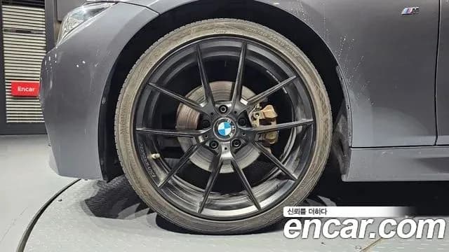 2018 BMW 3 Series (F30) 320i M Sport Sold VIN WBA8A9108JAD29527 – front exterior 2018 BMW 3 Series (F30) 320i M Sport Sold VIN WBA8A9108JAD29527 – front exterior