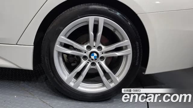 2018 BMW 3Series (F30) 320i M Sport Sold VIN WBA8A9108JAH11279 – photo 11 2018 BMW 3Series (F30) 320i M Sport Sold VIN WBA8A9108JAH11279 – photo 11