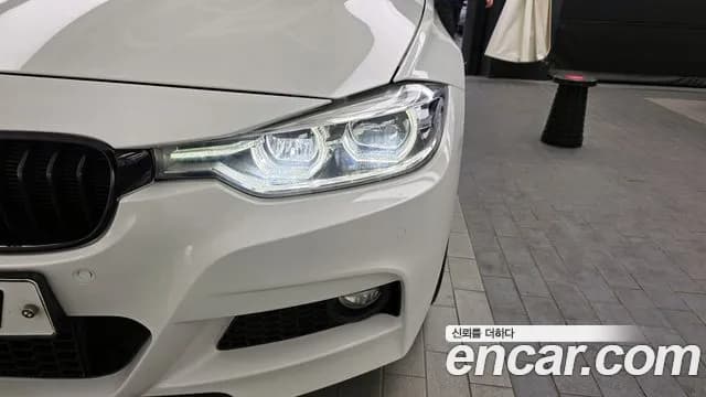 2018 BMW 3 Series (F30) 320i M Sport Sold VIN WBA8A9109JAH11940 – side profile 2018 BMW 3 Series (F30) 320i M Sport Sold VIN WBA8A9109JAH11940 – side profile