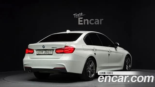 2018 BMW 3 Series (F30) 320i M Sport Sold VIN WBA8A9109JAH11940 – photo 11 2018 BMW 3 Series (F30) 320i M Sport Sold VIN WBA8A9109JAH11940 – photo 11