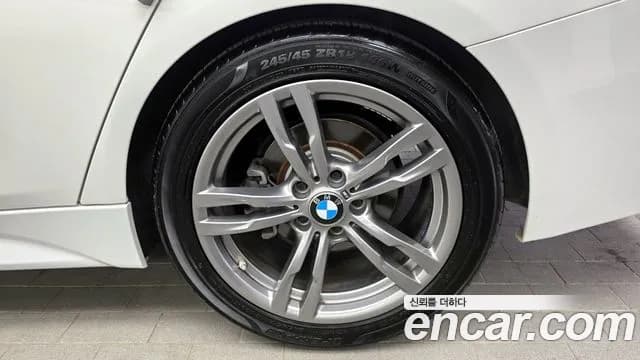 2018 BMW 3 Series (F30) 320i M Sport Sold VIN WBA8A9109JAH11940 – photo 25 2018 BMW 3 Series (F30) 320i M Sport Sold VIN WBA8A9109JAH11940 – photo 25