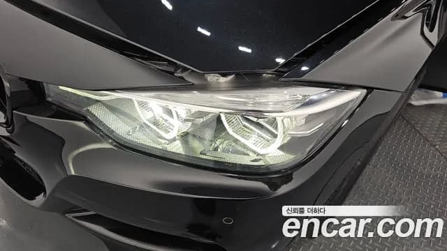 2018 BMW 3Series (F30) 330i M Sport Shadow Sold VIN WBA8B9101JA539283 – trunk area 2018 BMW 3Series (F30) 330i M Sport Shadow Sold VIN WBA8B9101JA539283 – trunk area