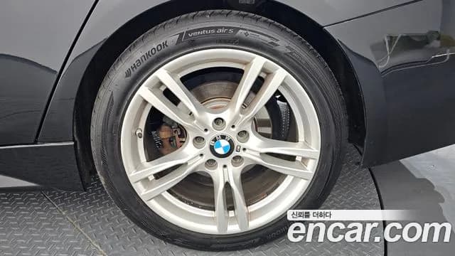 2018 BMW 3Series (F30) 330i M Sport Shadow Sold VIN WBA8B9101JA539283 – photo 12 2018 BMW 3Series (F30) 330i M Sport Shadow Sold VIN WBA8B9101JA539283 – photo 12