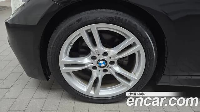 2018 BMW 3Series (F30) 330i M Sport Shadow Sold VIN WBA8B9104JA826262 – photo 11 2018 BMW 3Series (F30) 330i M Sport Shadow Sold VIN WBA8B9104JA826262 – photo 11