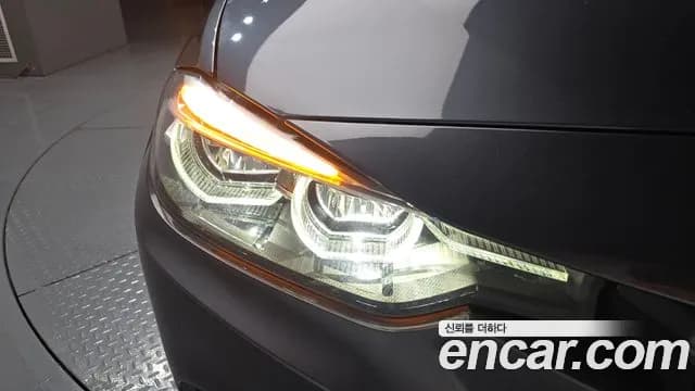 2018 BMW 3 Series (F30) 330i M Sport Shadow Sold VIN WBA8B9104JA826357 – photo 25 2018 BMW 3 Series (F30) 330i M Sport Shadow Sold VIN WBA8B9104JA826357 – photo 25