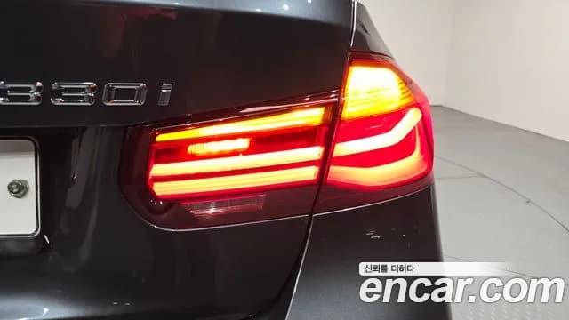 2018 BMW 3 Series (F30) 330i M Sport Shadow Sold VIN WBA8B9104JA826357 – photo 28 2018 BMW 3 Series (F30) 330i M Sport Shadow Sold VIN WBA8B9104JA826357 – photo 28