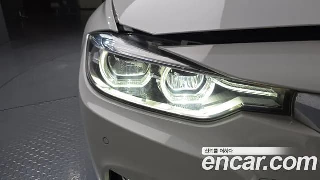 2017 BMW 3 Series (F30) 330i M Sport Sold VIN WBA8B9105HK704871 – photo 12 2017 BMW 3 Series (F30) 330i M Sport Sold VIN WBA8B9105HK704871 – photo 12