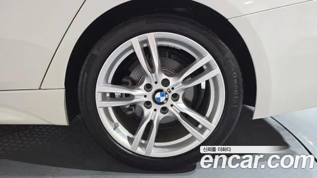 2017 BMW 3 Series (F30) 330i M Sport Sold VIN WBA8B9105HK704871 – photo 19 2017 BMW 3 Series (F30) 330i M Sport Sold VIN WBA8B9105HK704871 – photo 19