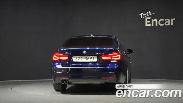 2018 BMW 3 Series (F30) 330i M Sport Shadow Sold VIN WBA8B9105JA826674 – trunk area 2018 BMW 3 Series (F30) 330i M Sport Shadow Sold VIN WBA8B9105JA826674 – trunk area